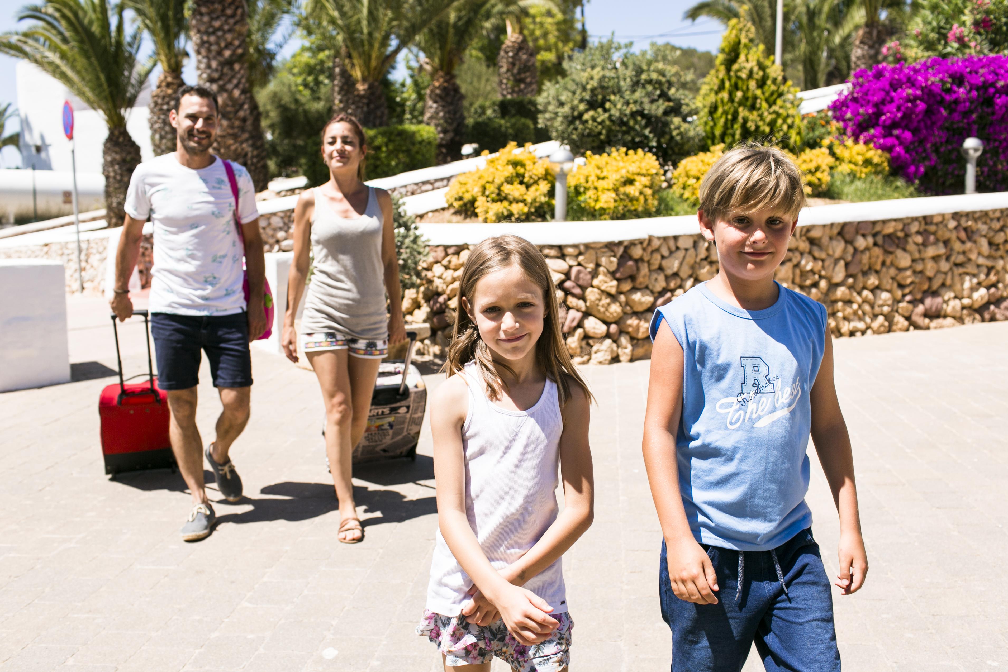 Готель Royal Son Bou Family Club Екстер'єр фото
